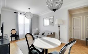 Charming Apartment- 1Br4P- Place Victor Hugo